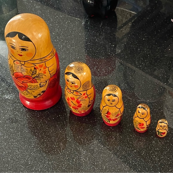 Nesting Dolls - Picture 1 of 3